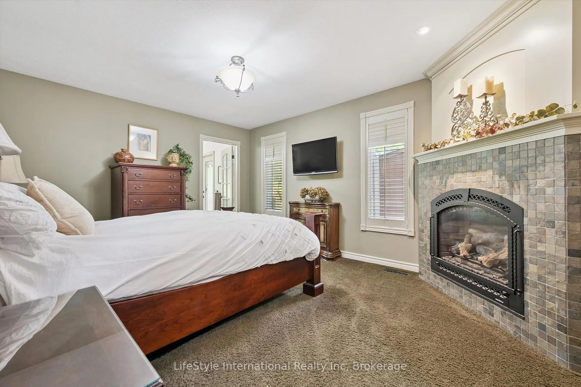 Photo 17 of 12 Ochs Drive, Puslinch, Morriston — HOMEH