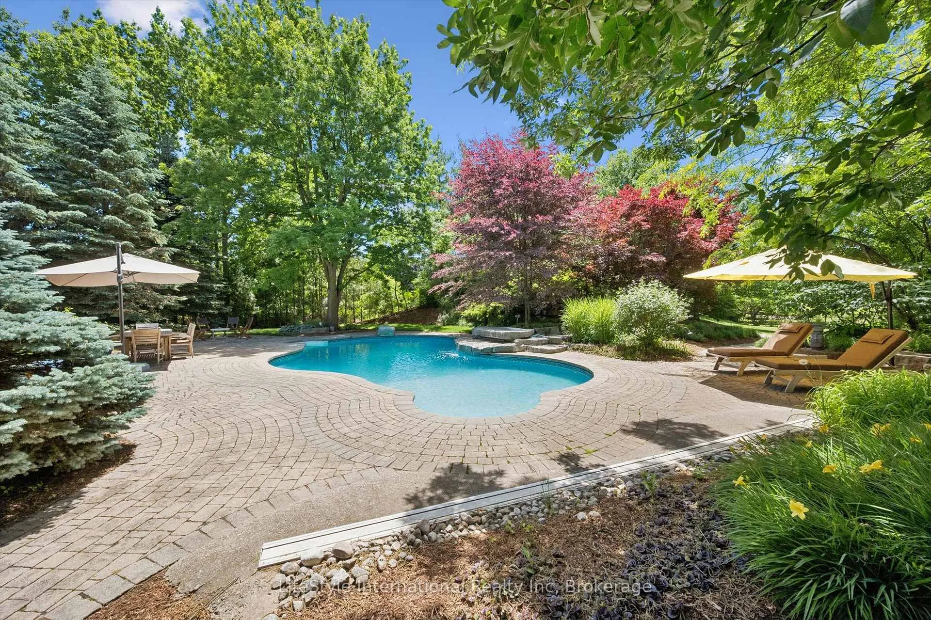 Photo 38 of 12 Ochs Drive, Puslinch, Morriston — HOMEH