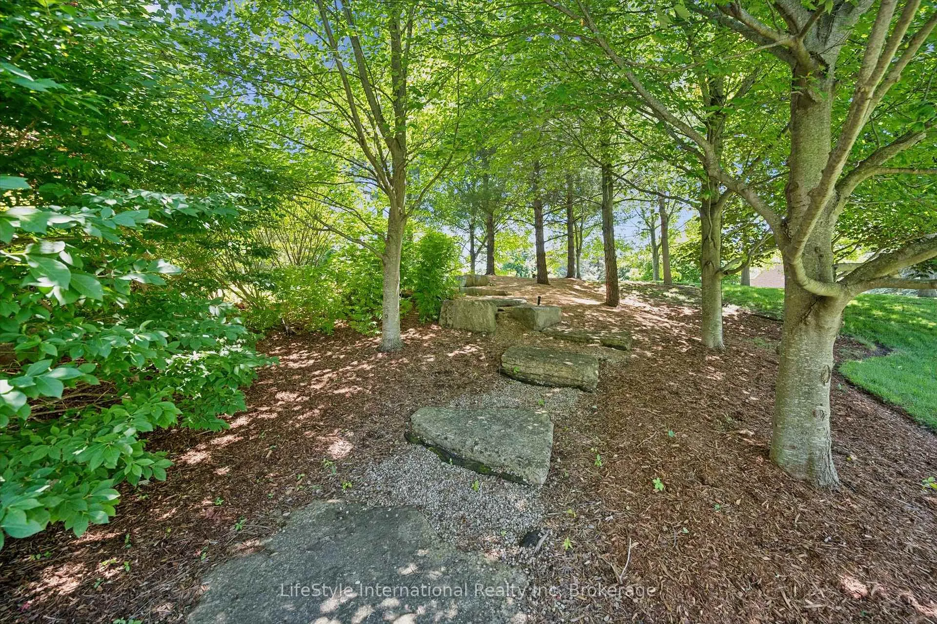 Photo 44 of 12 Ochs Drive, Puslinch, Morriston — HOMEH