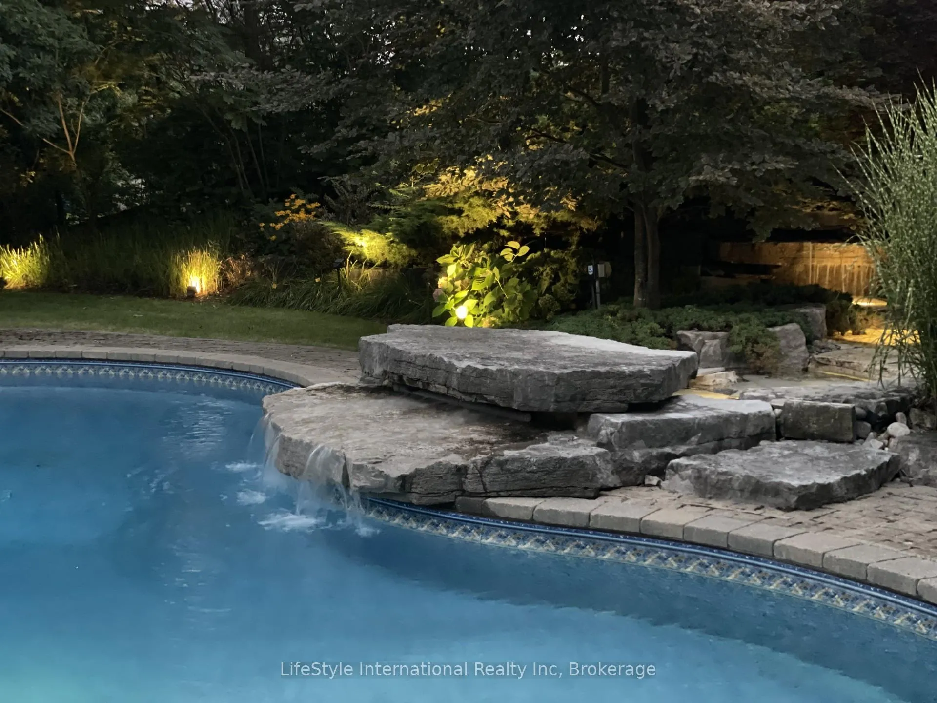 Photo 45 of 12 Ochs Drive, Puslinch, Morriston — HOMEH
