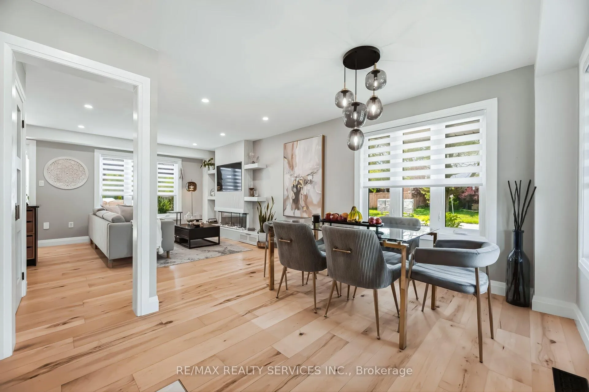 Photo 8 of 25 Gaydon Way, Brantford, Empire — HOMEH