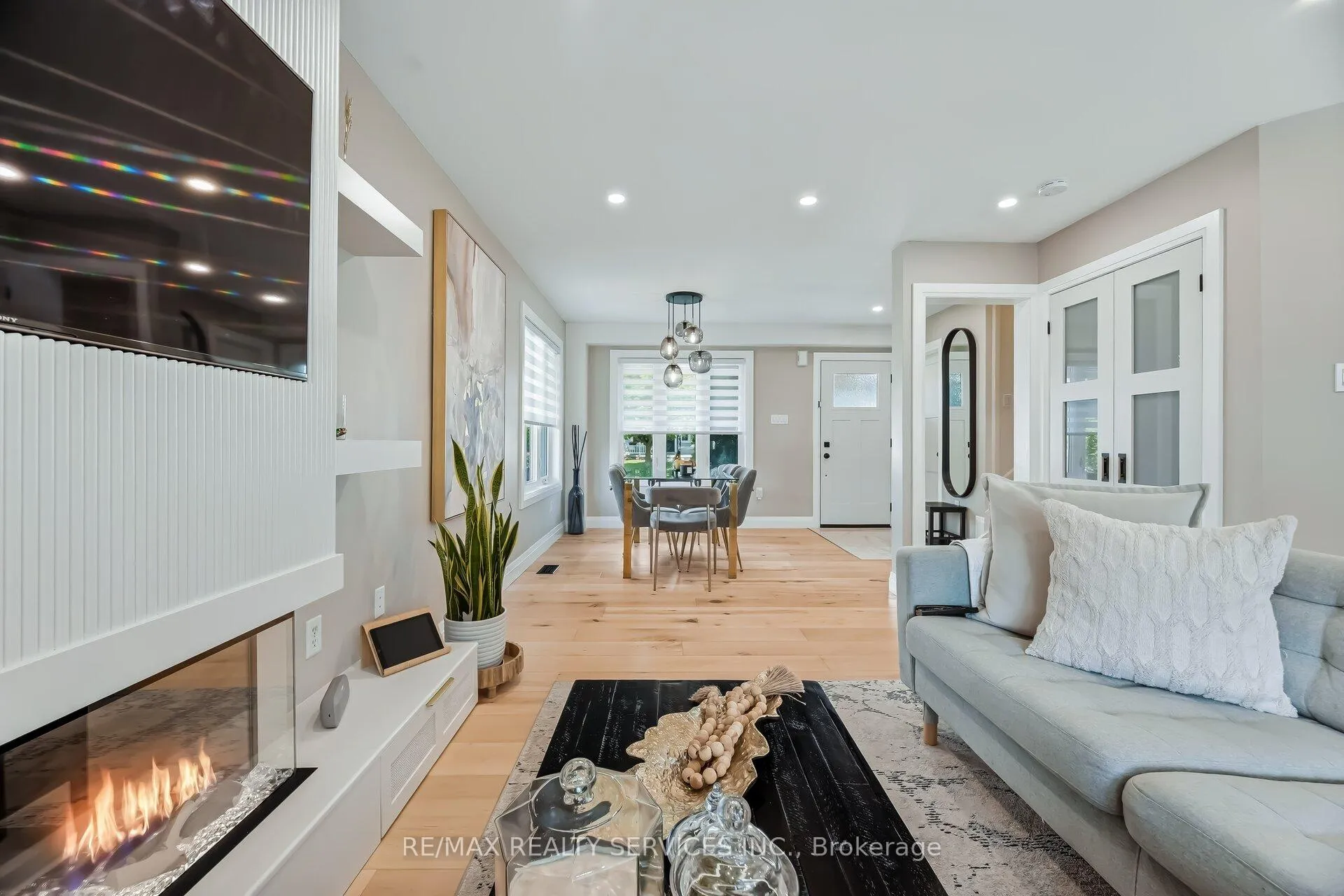 Photo 10 of 25 Gaydon Way, Brantford, Empire — HOMEH