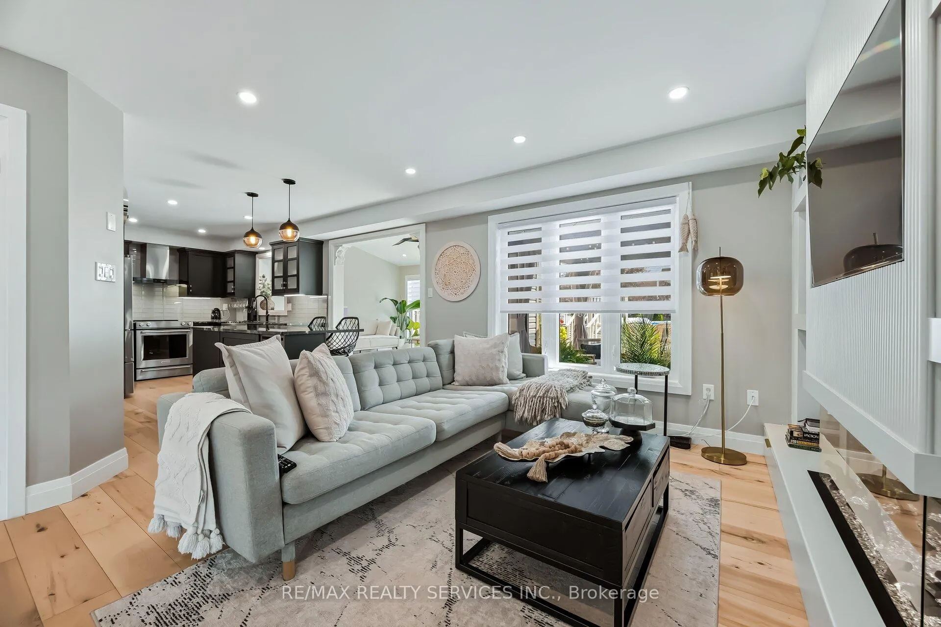 Photo 12 of 25 Gaydon Way, Brantford, Empire — HOMEH