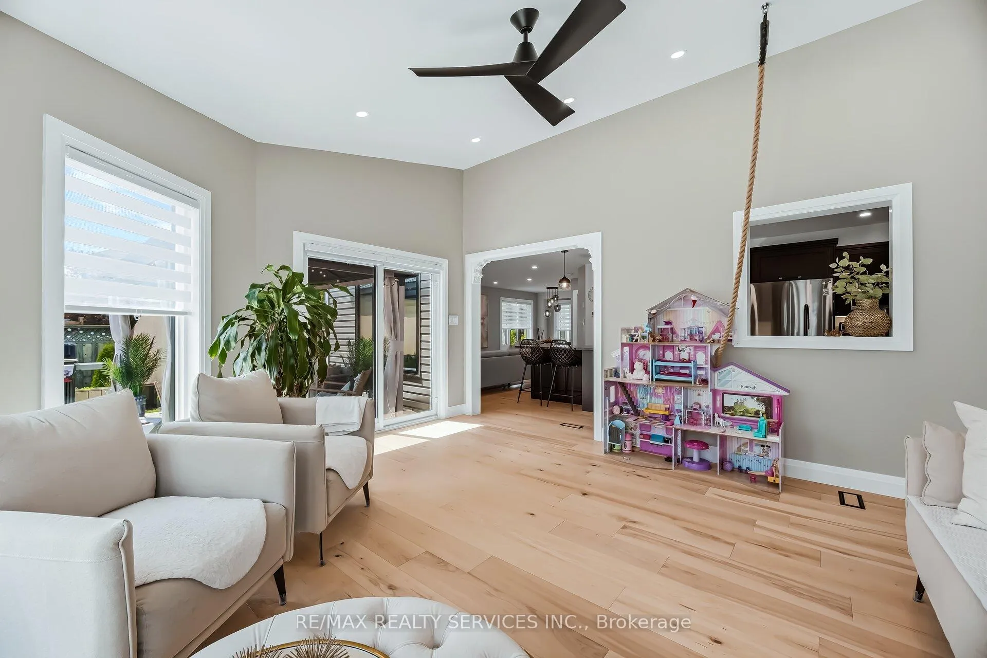 Photo 20 of 25 Gaydon Way, Brantford, Empire — HOMEH