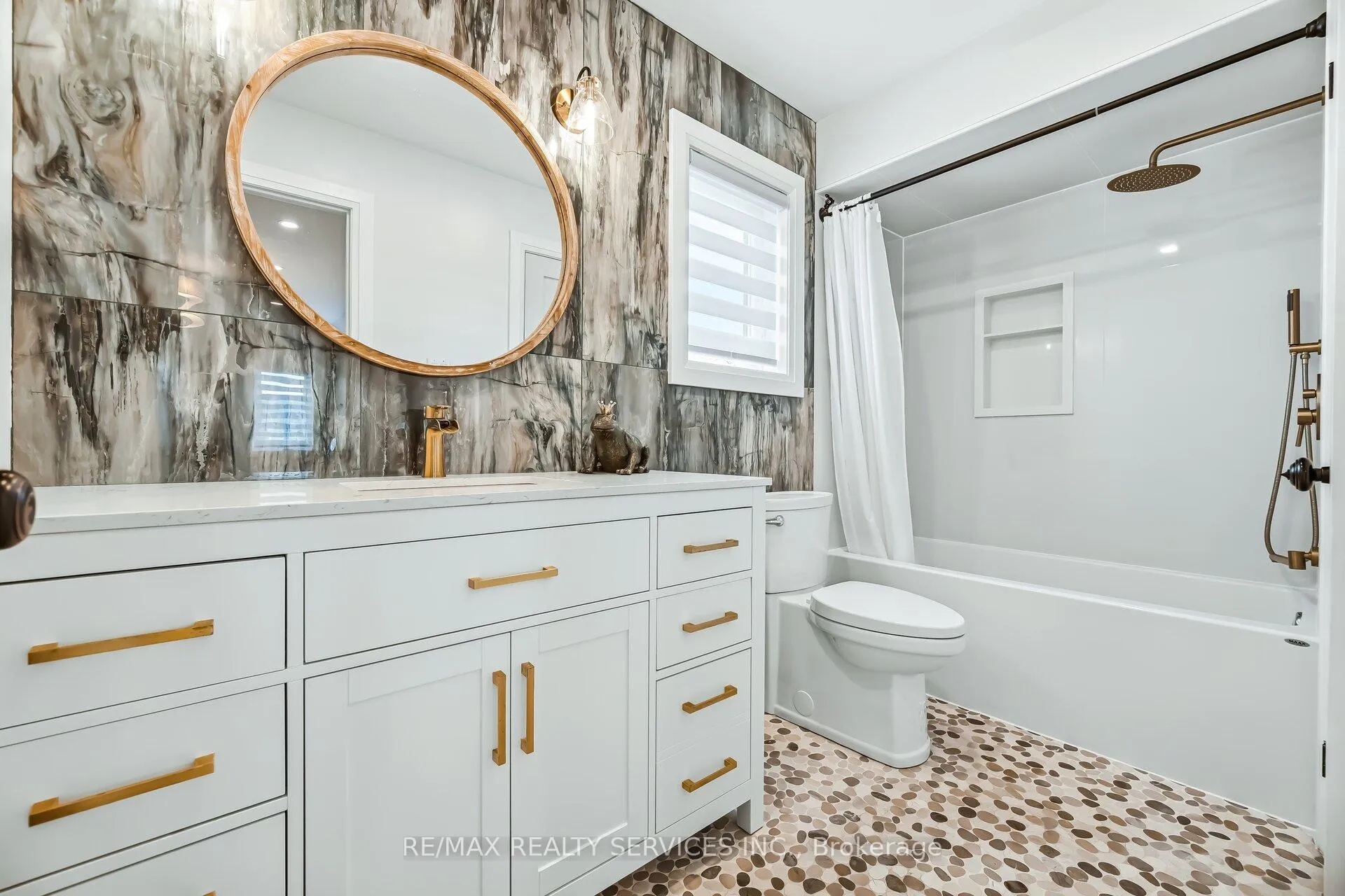 Photo 26 of 25 Gaydon Way, Brantford, Empire — HOMEH