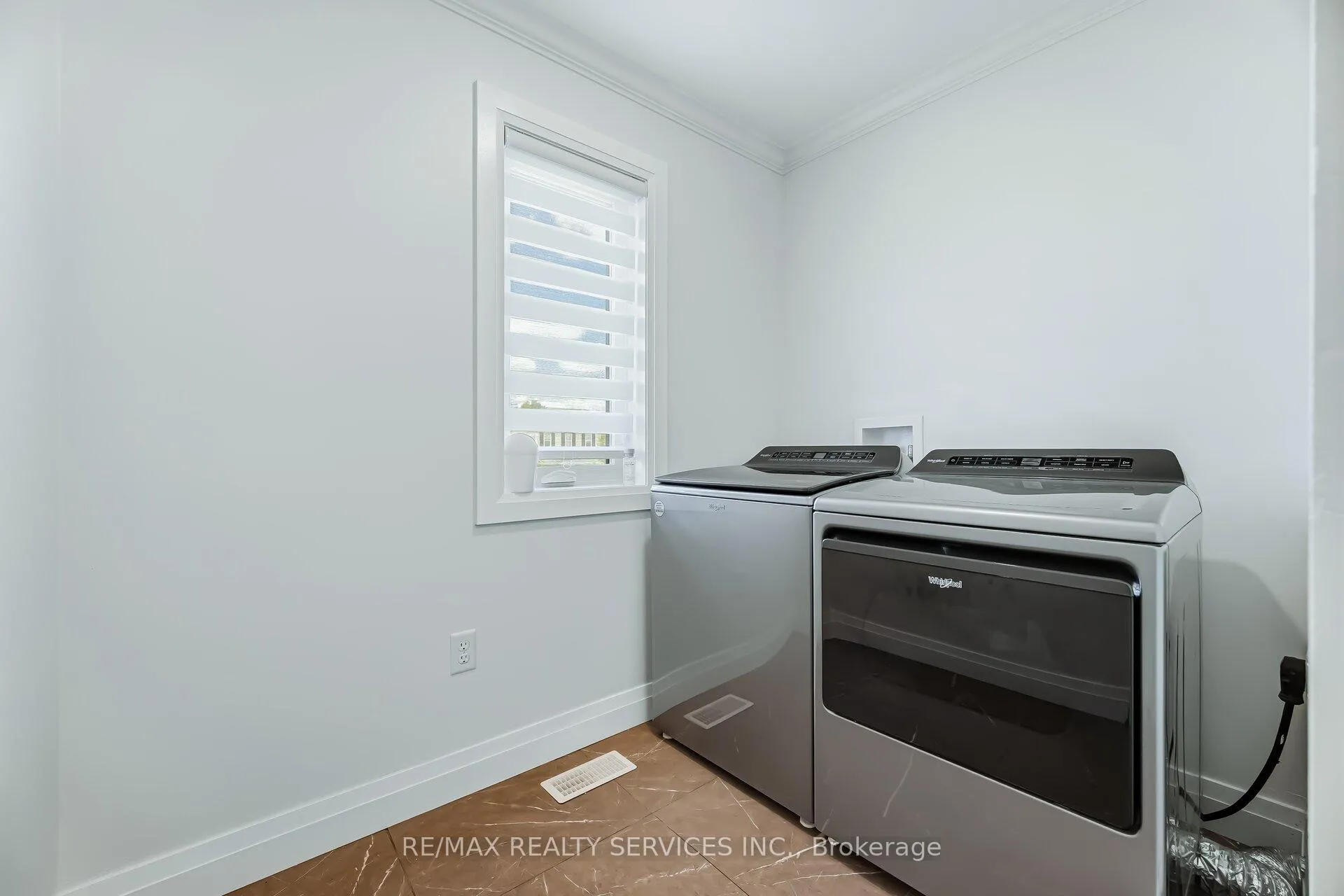 Photo 32 of 25 Gaydon Way, Brantford, Empire — HOMEH
