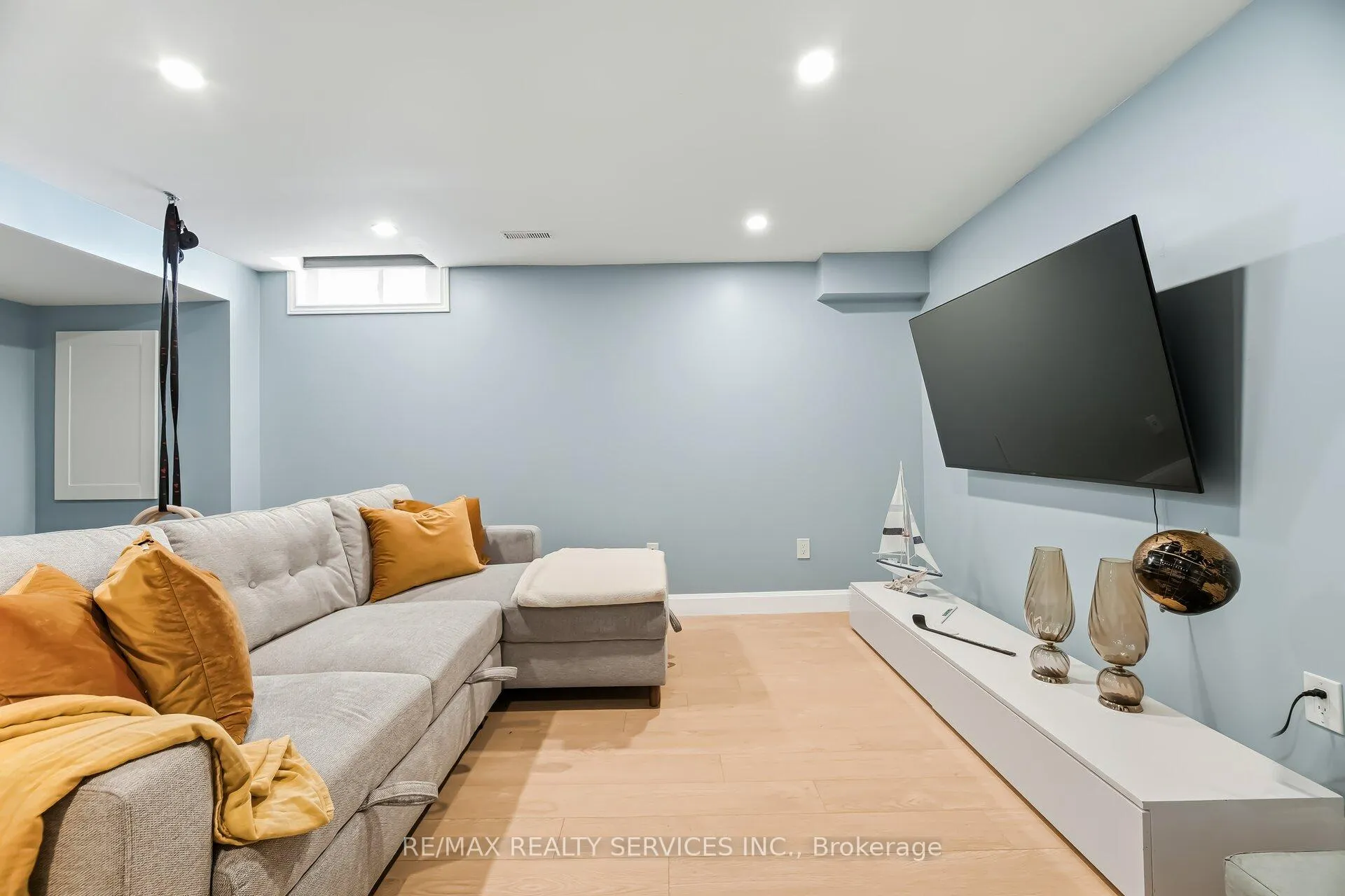 Photo 35 of 25 Gaydon Way, Brantford, Empire — HOMEH