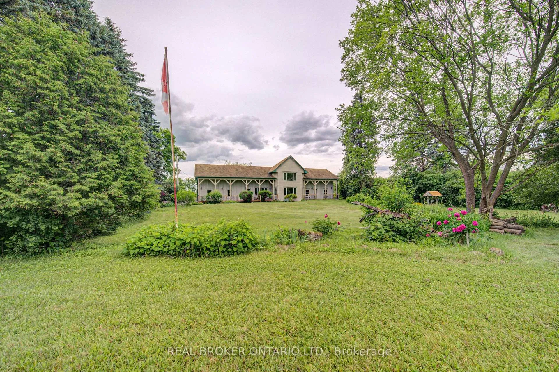 Photo 3 of 1032 Gore Road, Hamilton, Rural Flamborough — HOMEH