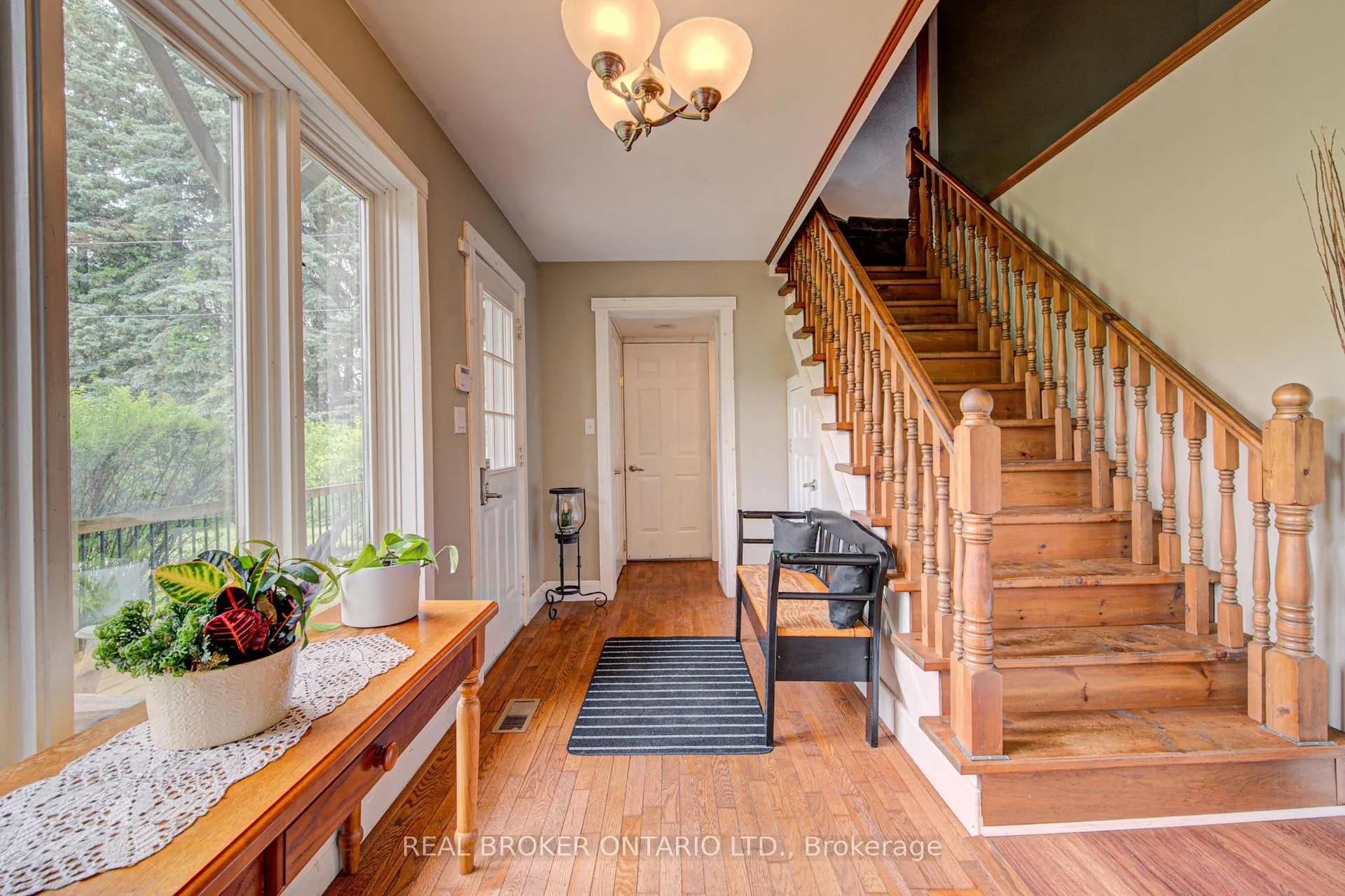 Photo 6 of 1032 Gore Road, Hamilton, Rural Flamborough — HOMEH