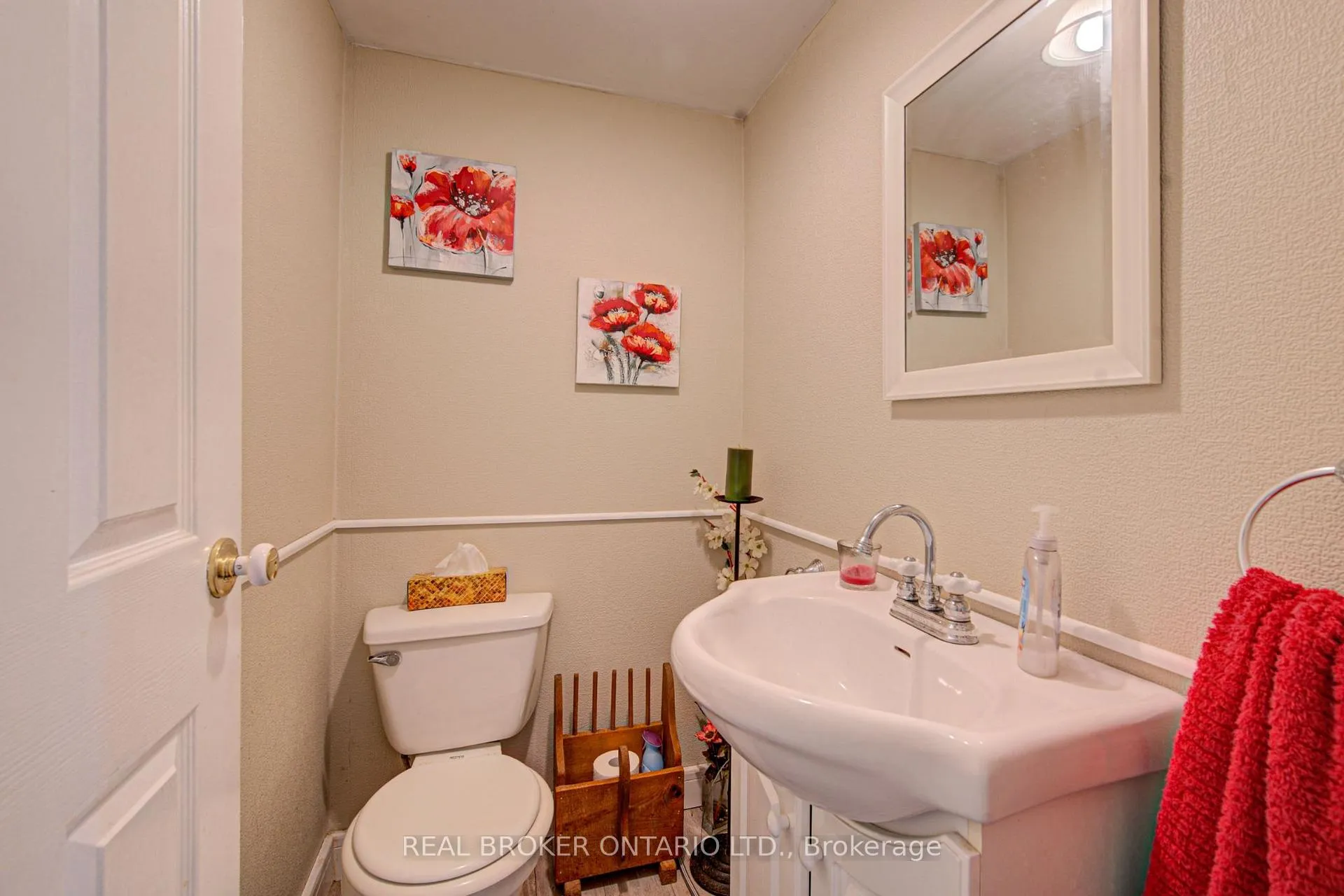 Photo 17 of 1032 Gore Road, Hamilton, Rural Flamborough — HOMEH
