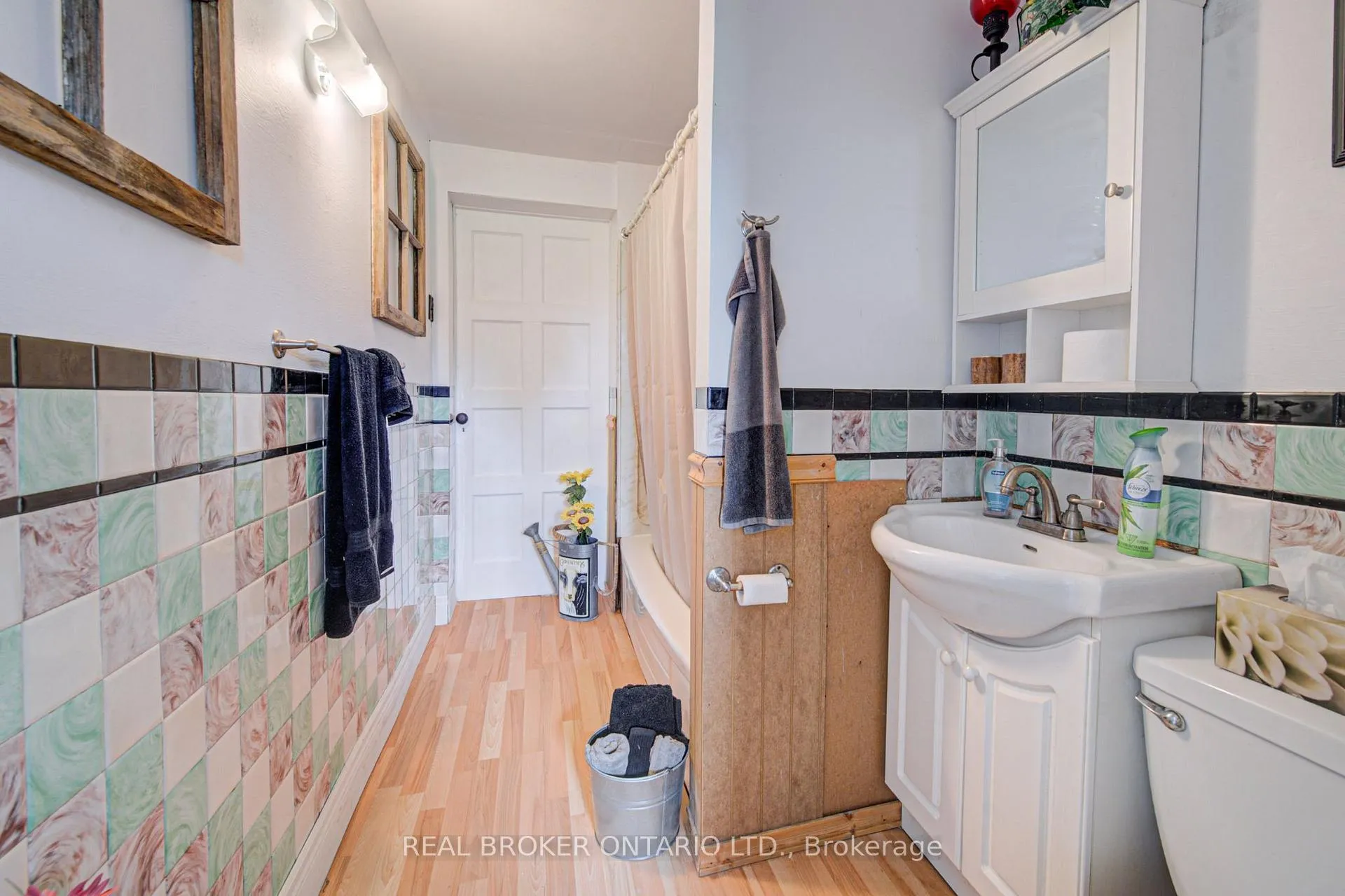 Photo 19 of 1032 Gore Road, Hamilton, Rural Flamborough — HOMEH