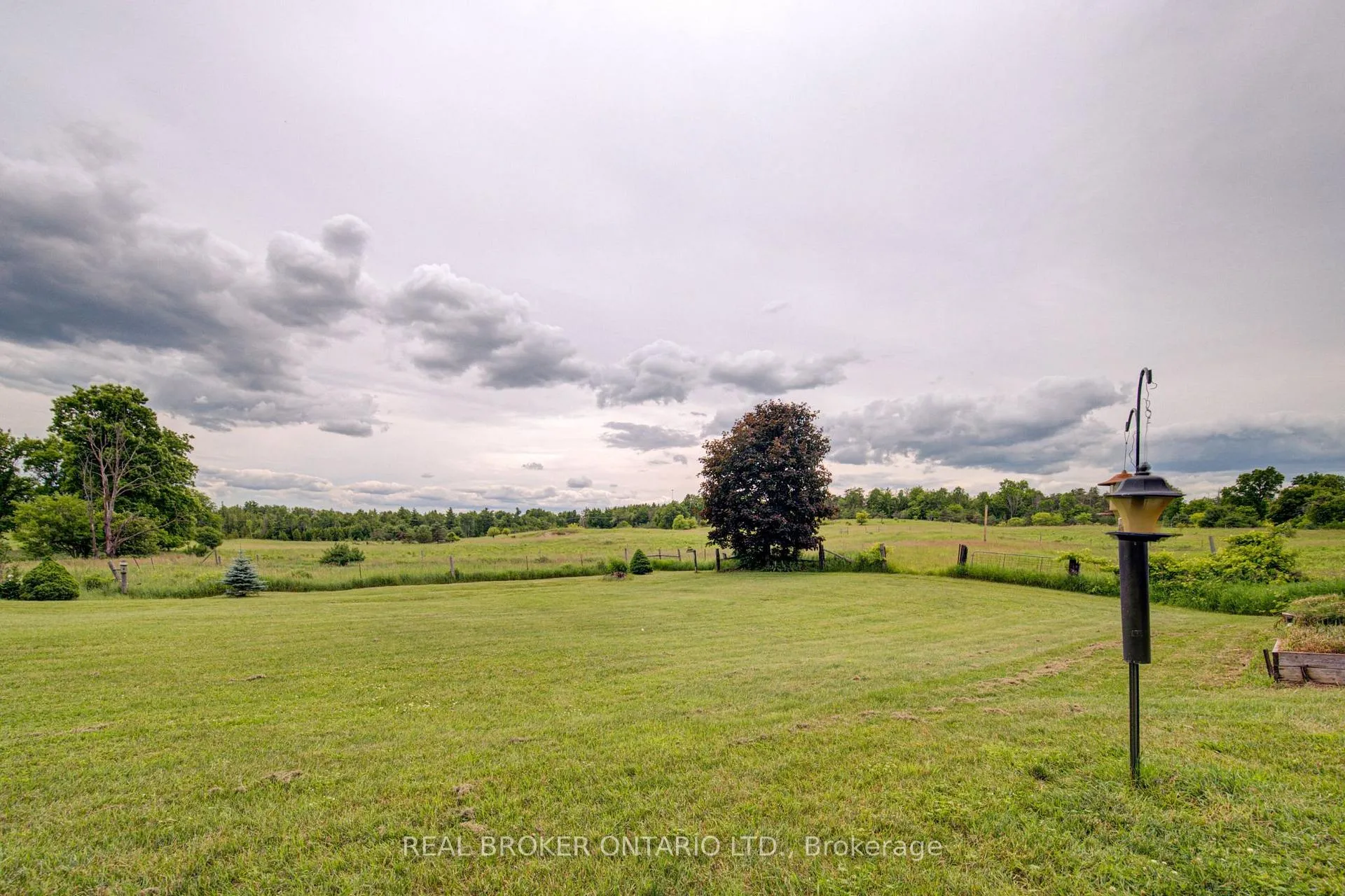 Photo 32 of 1032 Gore Road, Hamilton, Rural Flamborough — HOMEH