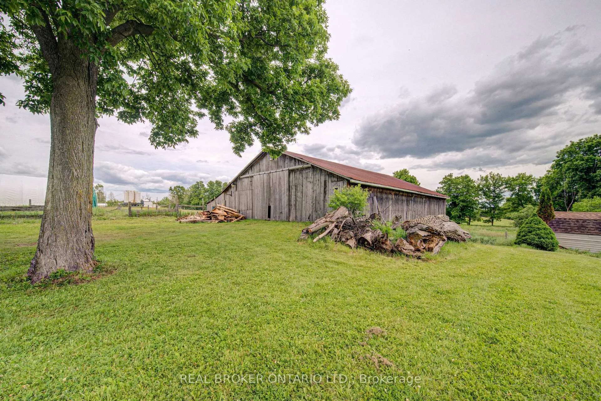 Photo 34 of 1032 Gore Road, Hamilton, Rural Flamborough — HOMEH