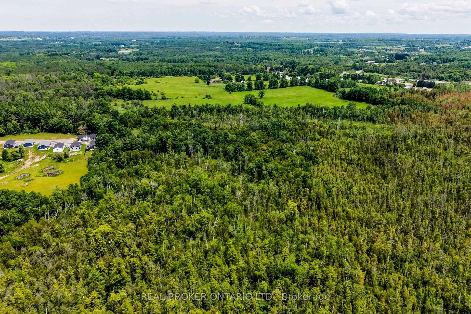 Photo 40 of 1032 Gore Road, Hamilton, Rural Flamborough — HOMEH