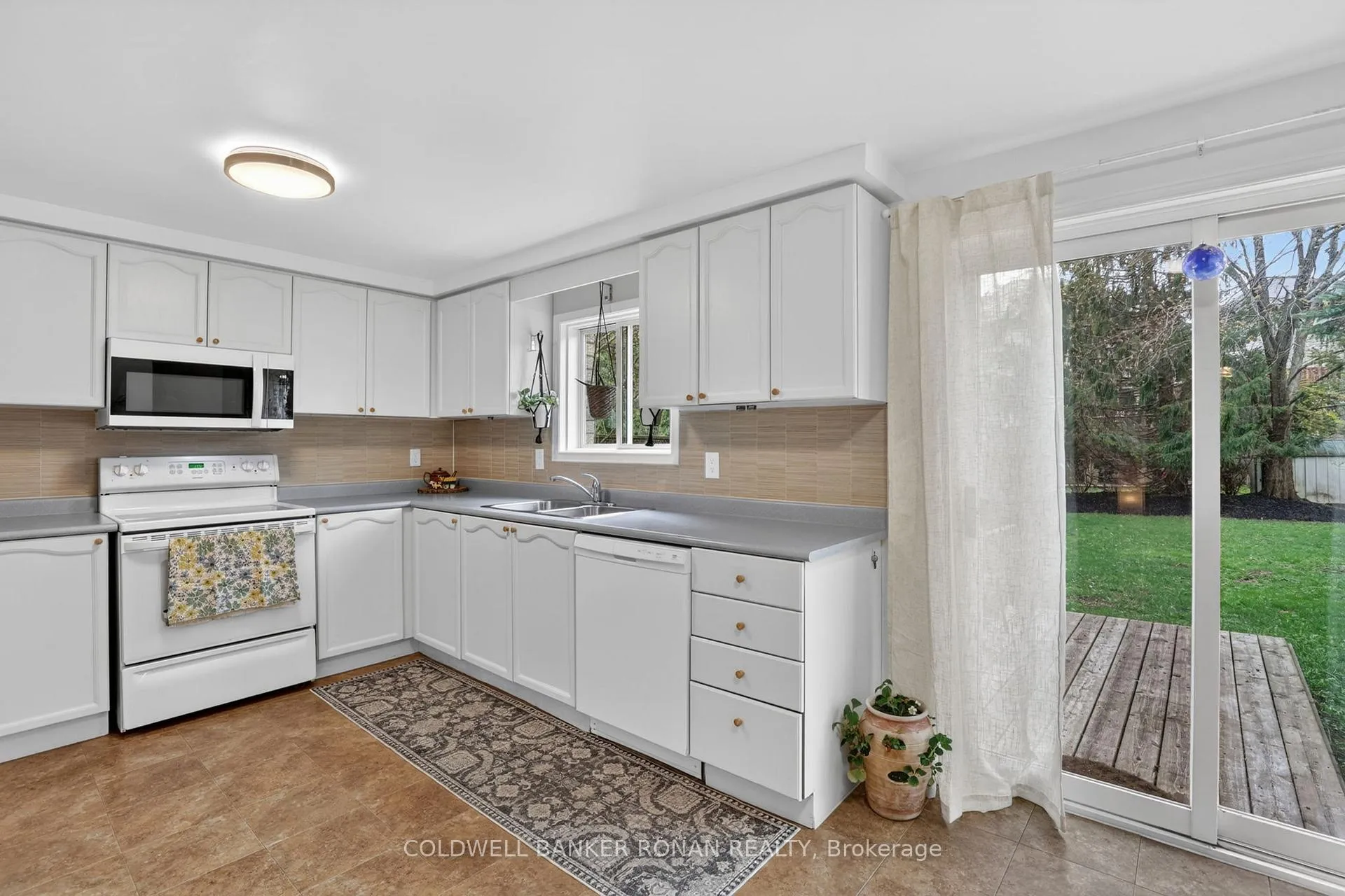 Photo 15 of 26 Pheasant Court, Orangeville — HOMEH