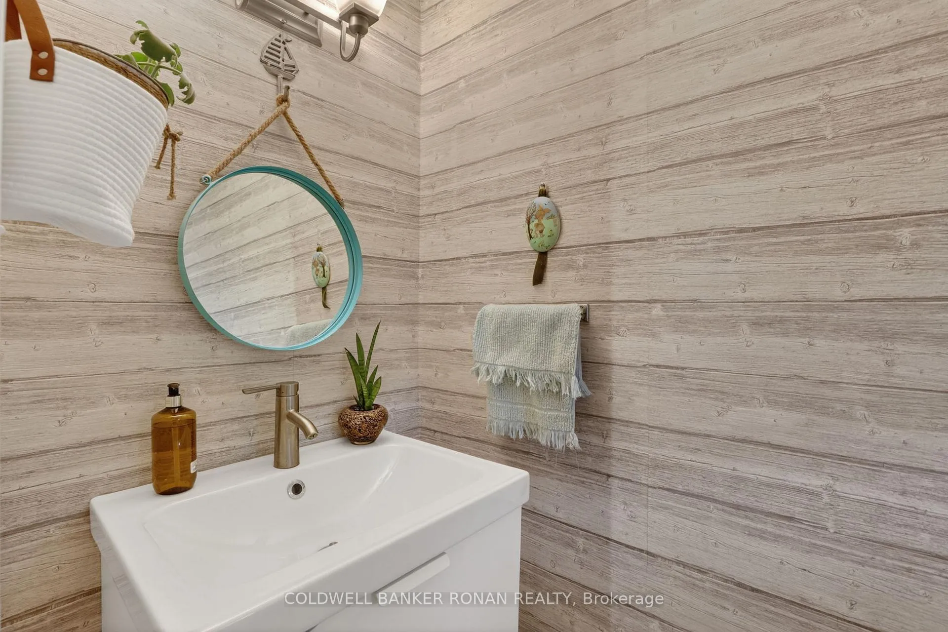 Photo 19 of 26 Pheasant Court, Orangeville — HOMEH