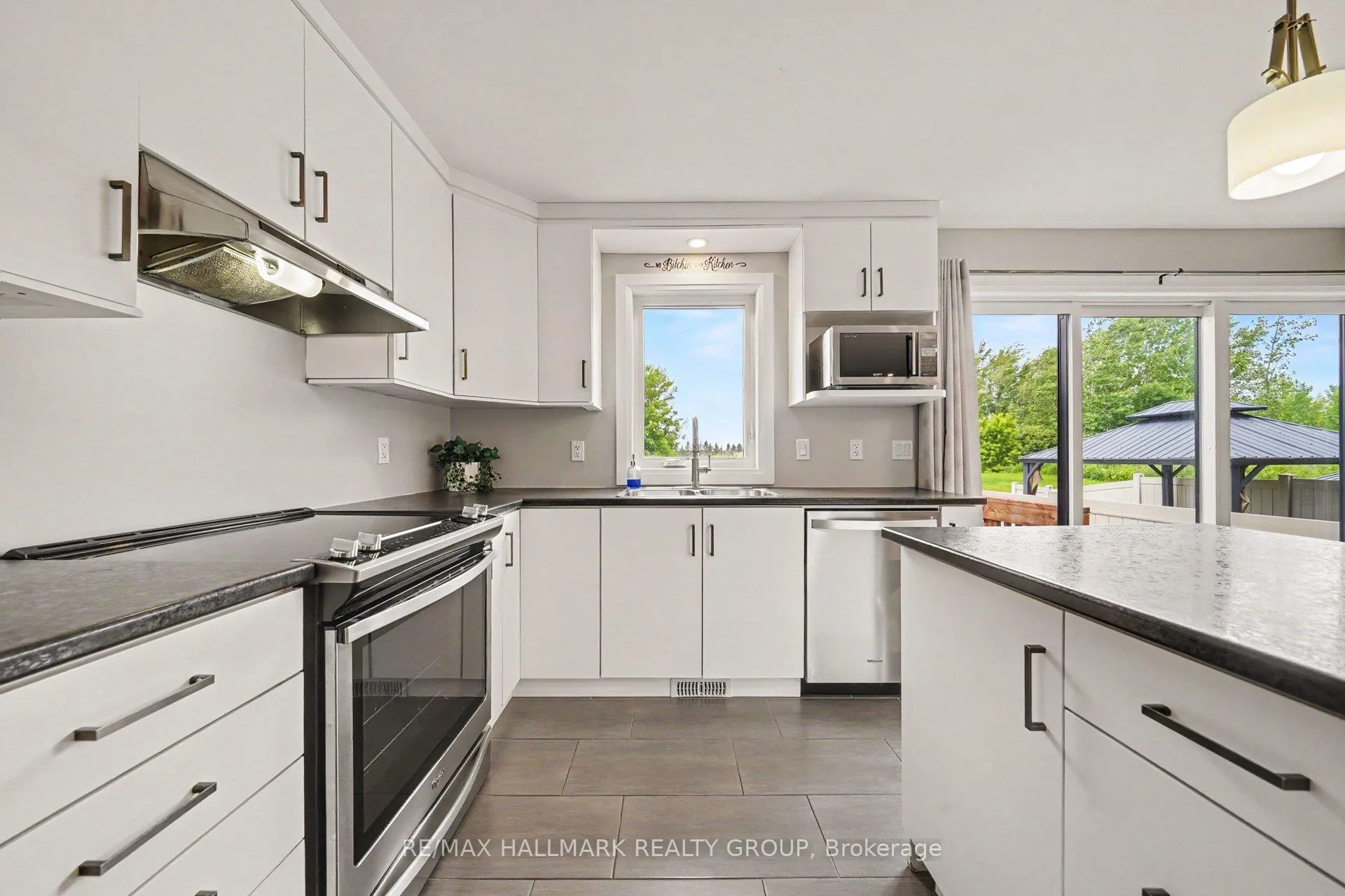 Photo 13 of 307 Belfort Street, Russell, Embrun — HOMEH