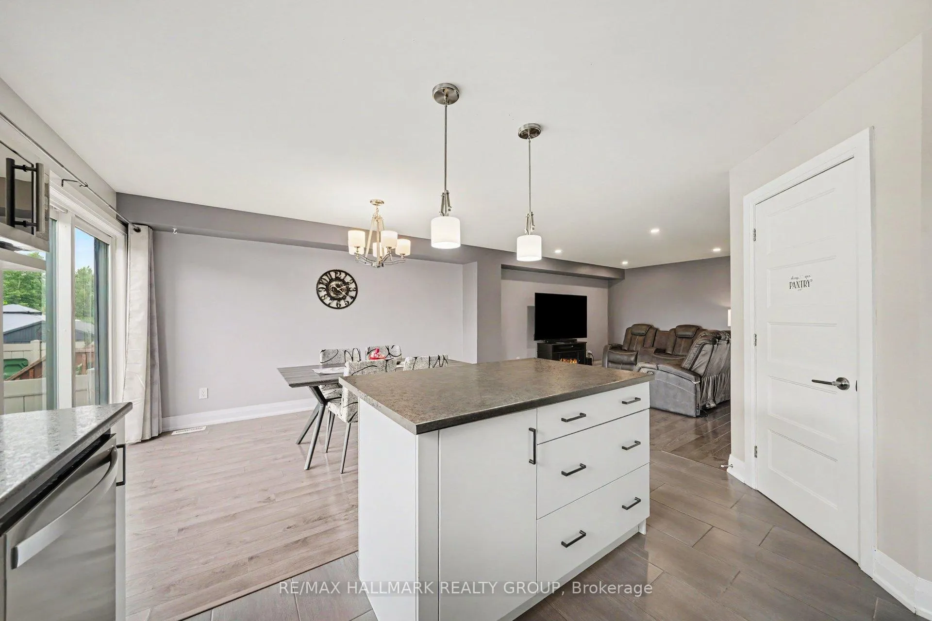 Photo 14 of 307 Belfort Street, Russell, Embrun — HOMEH