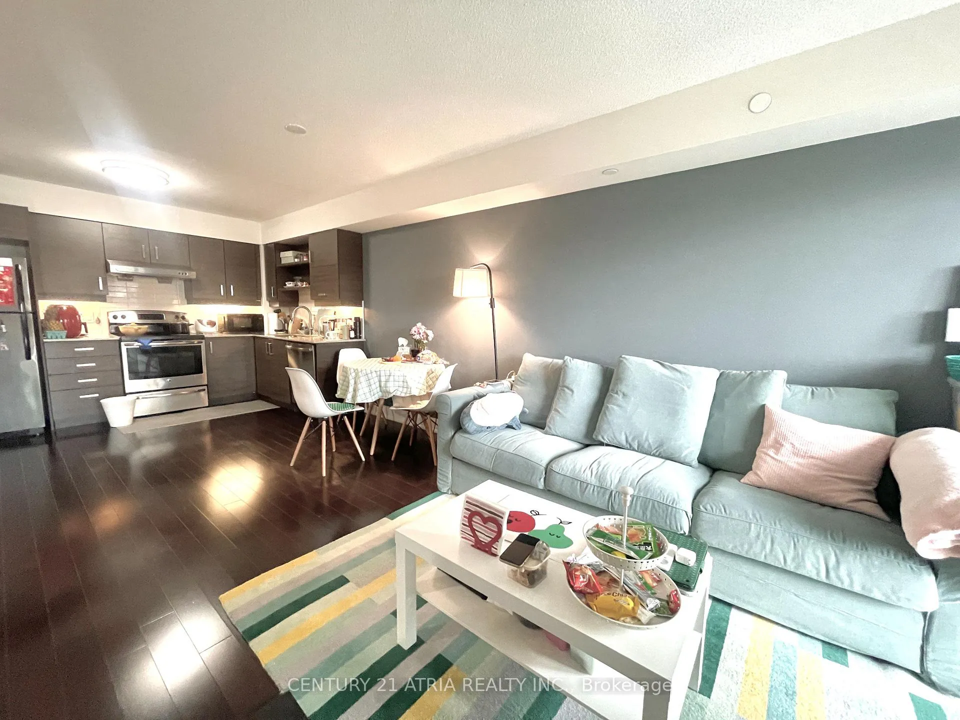 Photo 5 of Unit 806, 1 Uptown Drive, Markham, Unionville — HOMEH