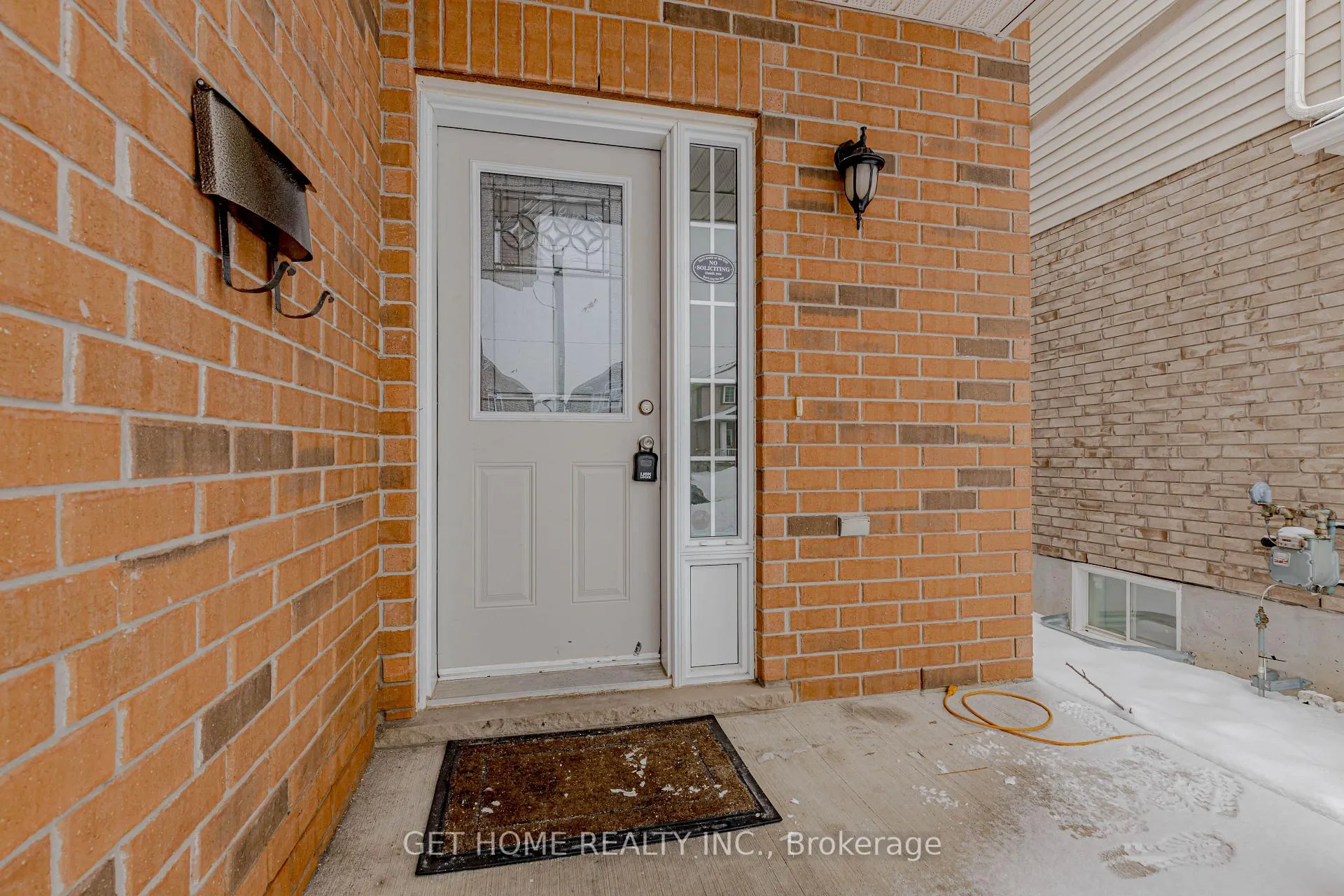 Photo 2 of 1243 Old Zeller Drive, Kitchener, Grand River South — HOMEH