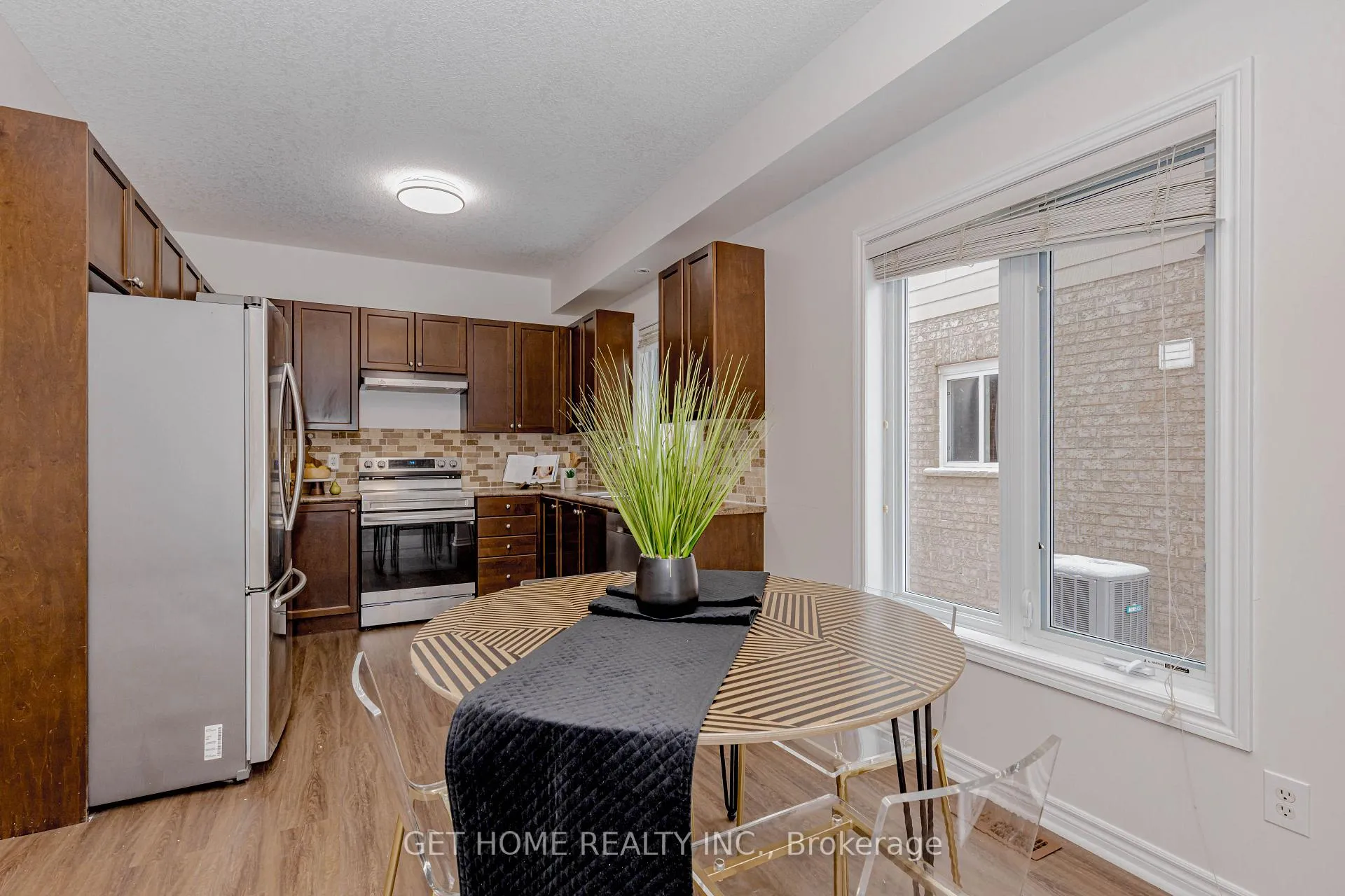 Photo 15 of 1243 Old Zeller Drive, Kitchener, Grand River South — HOMEH