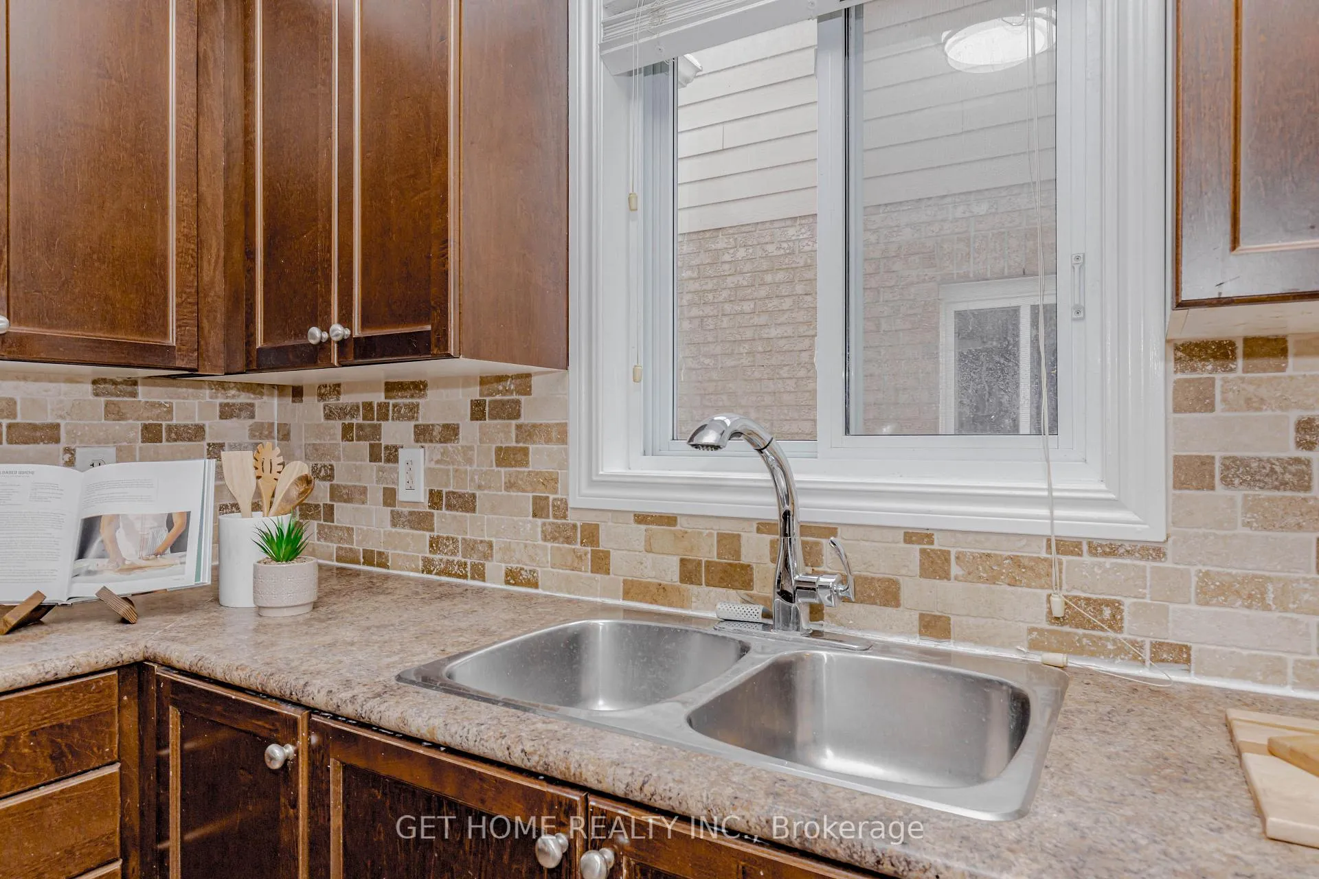 Photo 20 of 1243 Old Zeller Drive, Kitchener, Grand River South — HOMEH