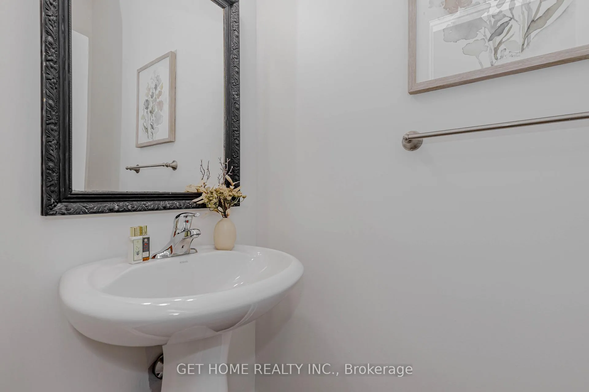 Photo 23 of 1243 Old Zeller Drive, Kitchener, Grand River South — HOMEH
