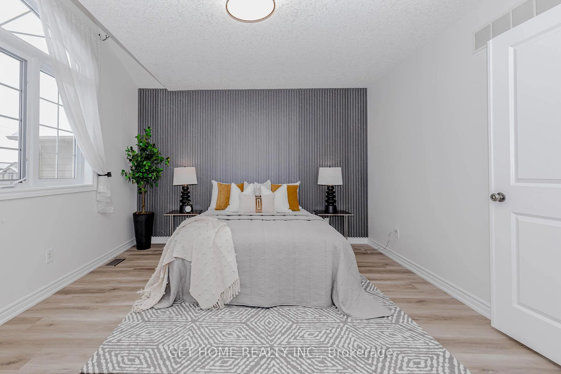 Photo 27 of 1243 Old Zeller Drive, Kitchener, Grand River South — HOMEH