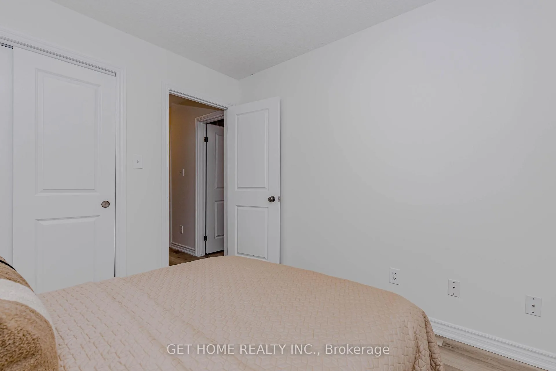 Photo 33 of 1243 Old Zeller Drive, Kitchener, Grand River South — HOMEH