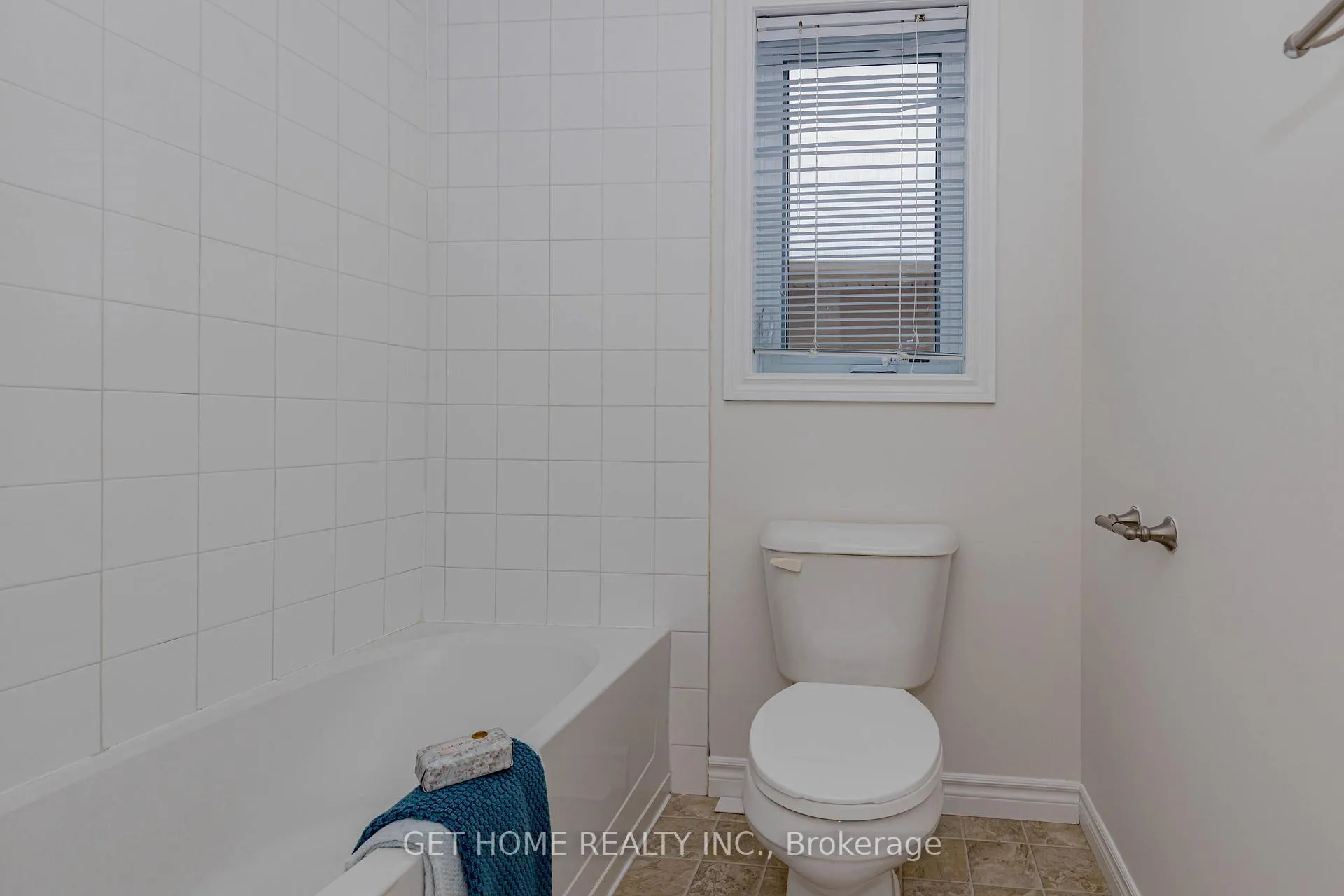 Photo 36 of 1243 Old Zeller Drive, Kitchener, Grand River South — HOMEH