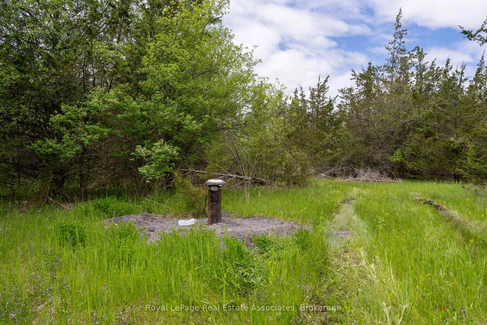Photo 2 of 2523 County Rd 15, Prince Edward County, Sophiasburg Ward — HOMEH