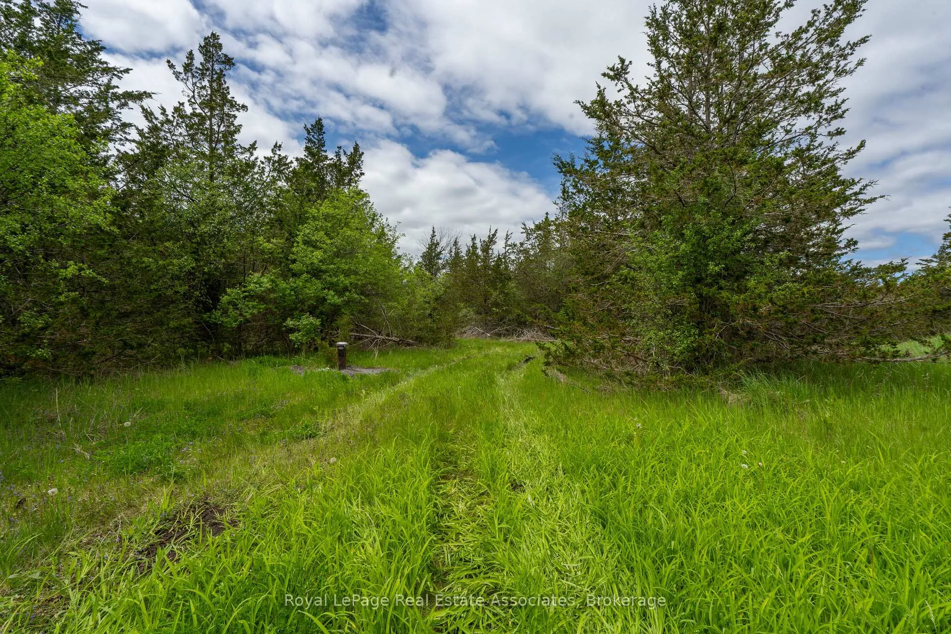 Photo 4 of 2523 County Rd 15, Prince Edward County, Sophiasburg Ward — HOMEH