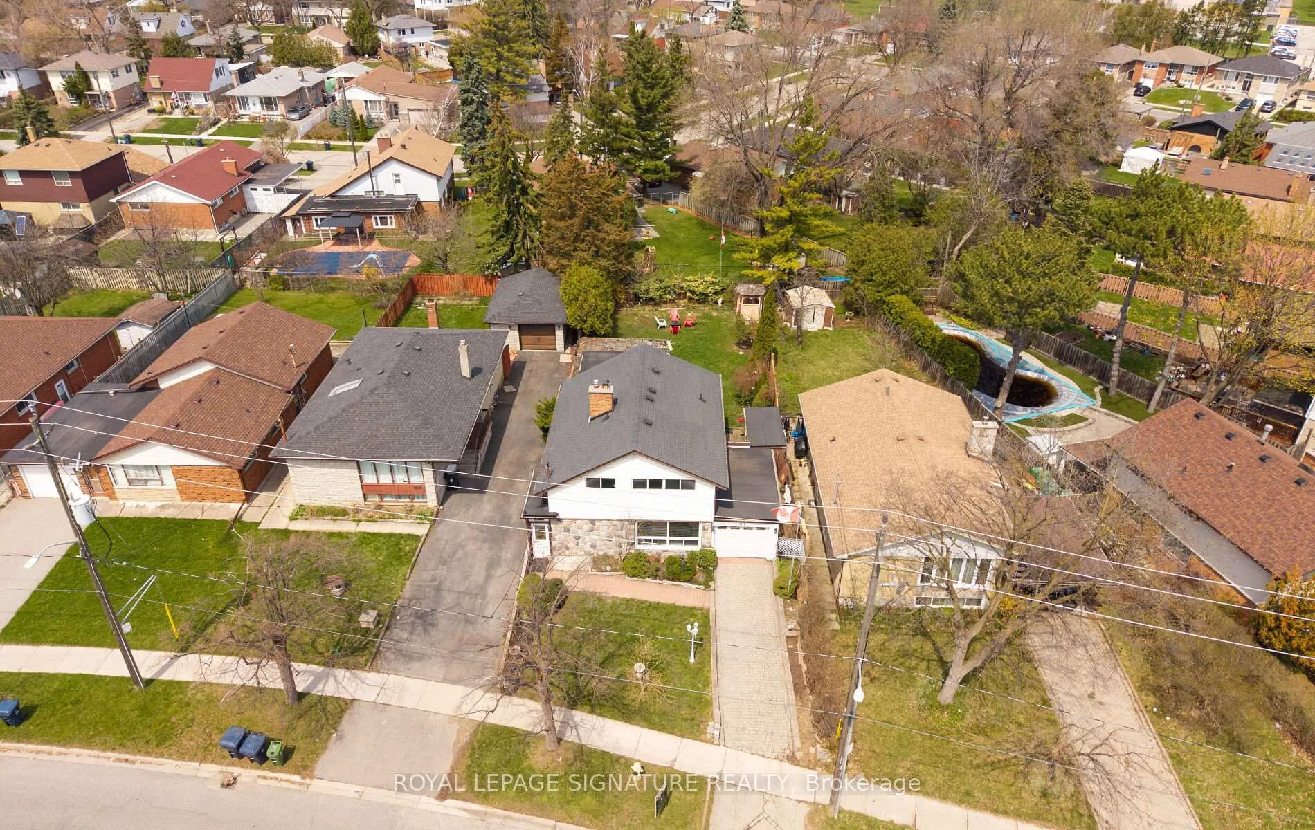 Photo 5 of 60 Hinton Road, Etobicoke, Rexdale-Kipling — HOMEH