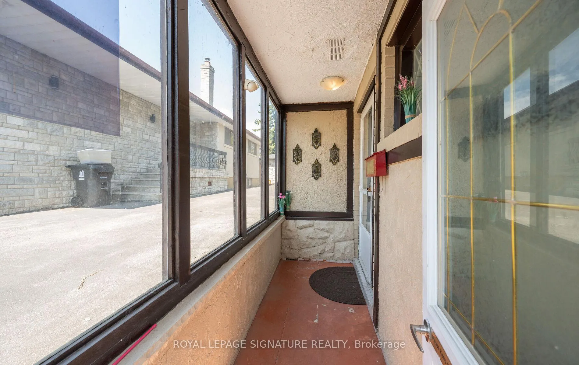 Photo 6 of 60 Hinton Road, Etobicoke, Rexdale-Kipling — HOMEH