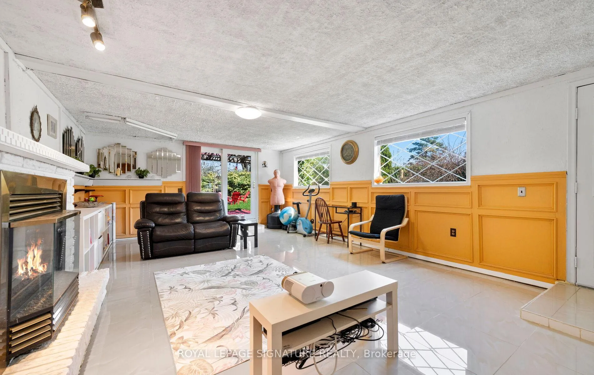 Photo 20 of 60 Hinton Road, Etobicoke, Rexdale-Kipling — HOMEH