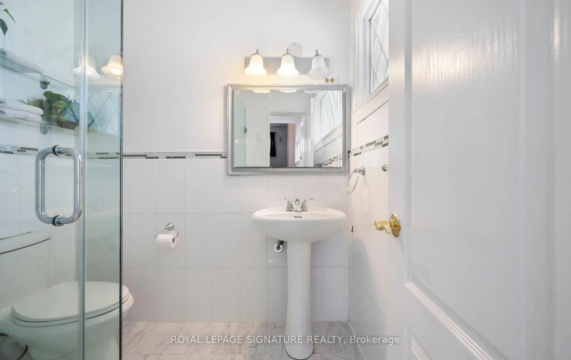 Photo 22 of 60 Hinton Road, Etobicoke, Rexdale-Kipling — HOMEH
