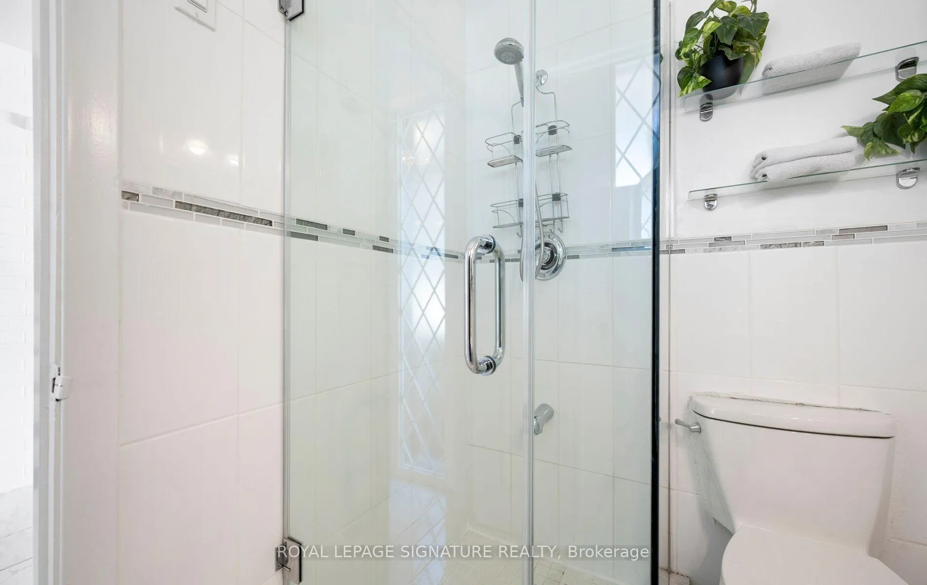 Photo 23 of 60 Hinton Road, Etobicoke, Rexdale-Kipling — HOMEH