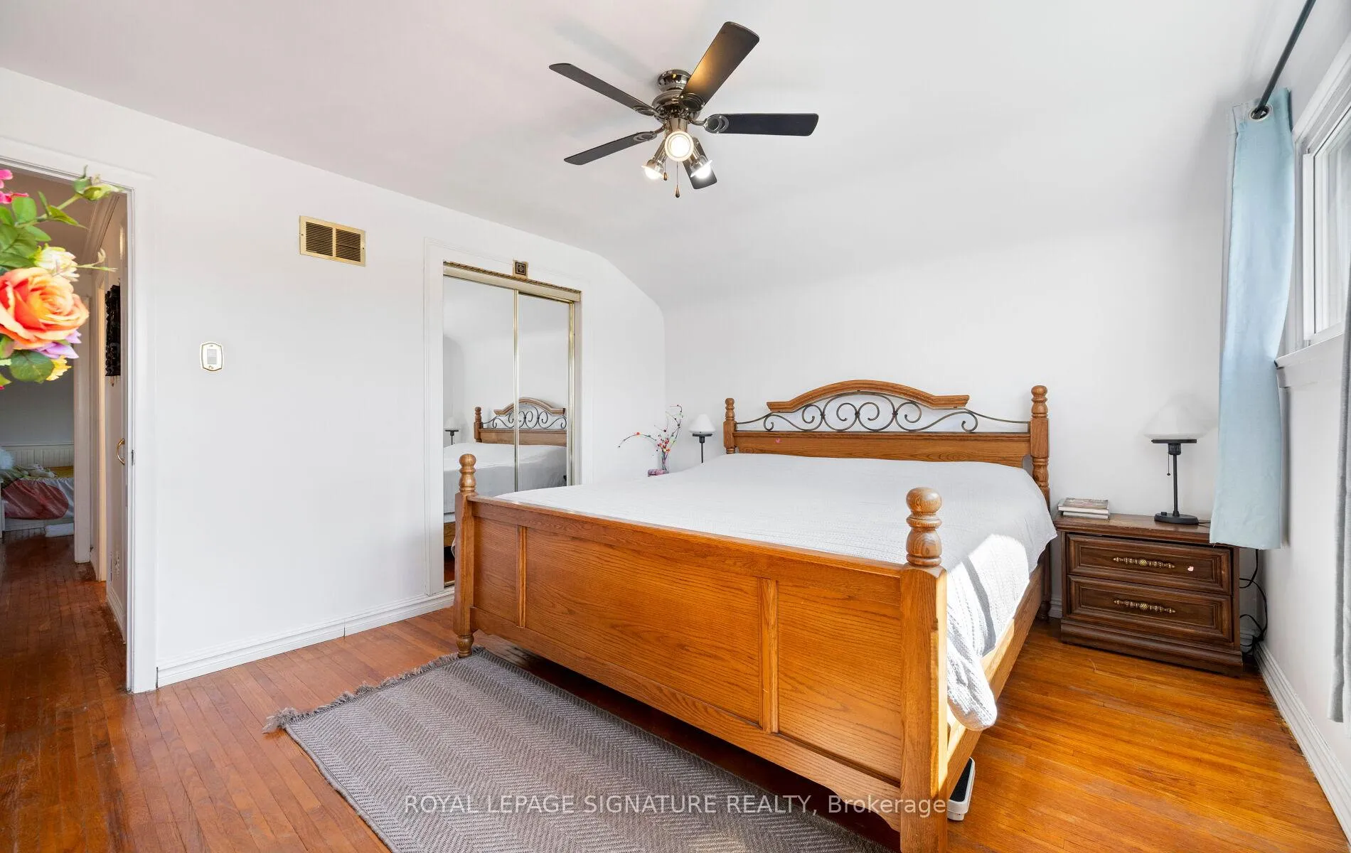 Photo 28 of 60 Hinton Road, Etobicoke, Rexdale-Kipling — HOMEH