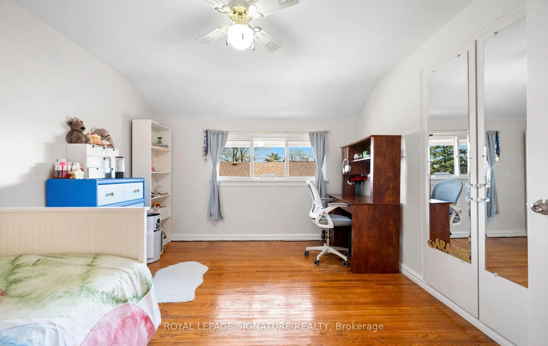 Photo 33 of 60 Hinton Road, Etobicoke, Rexdale-Kipling — HOMEH
