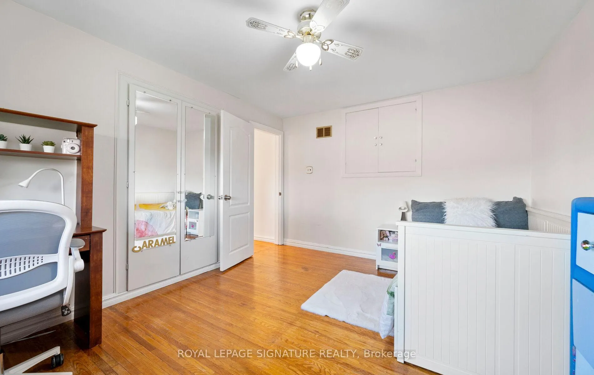 Photo 34 of 60 Hinton Road, Etobicoke, Rexdale-Kipling — HOMEH