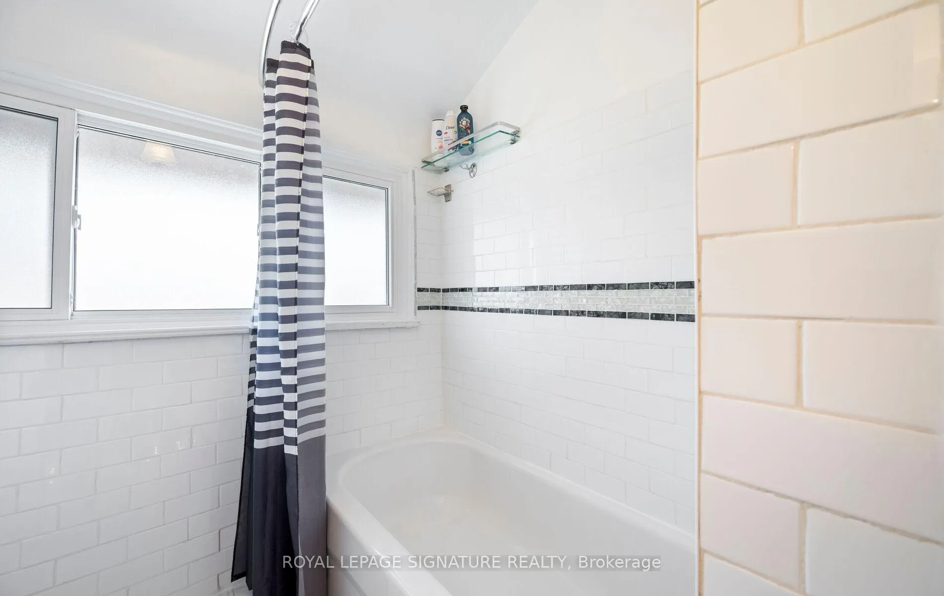 Photo 37 of 60 Hinton Road, Etobicoke, Rexdale-Kipling — HOMEH