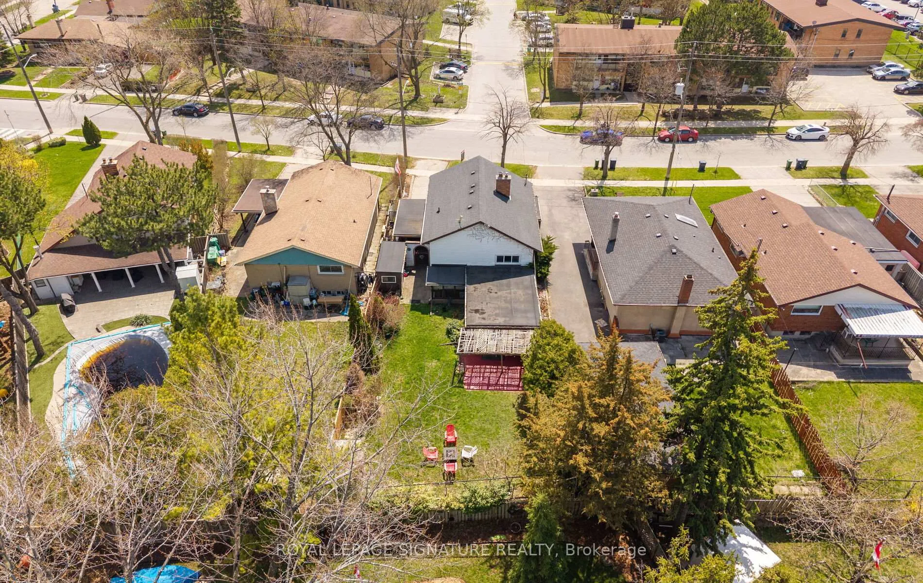 Photo 47 of 60 Hinton Road, Etobicoke, Rexdale-Kipling — HOMEH