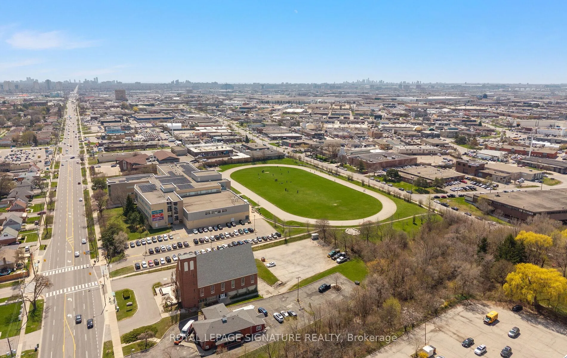 Photo 50 of 60 Hinton Road, Etobicoke, Rexdale-Kipling — HOMEH