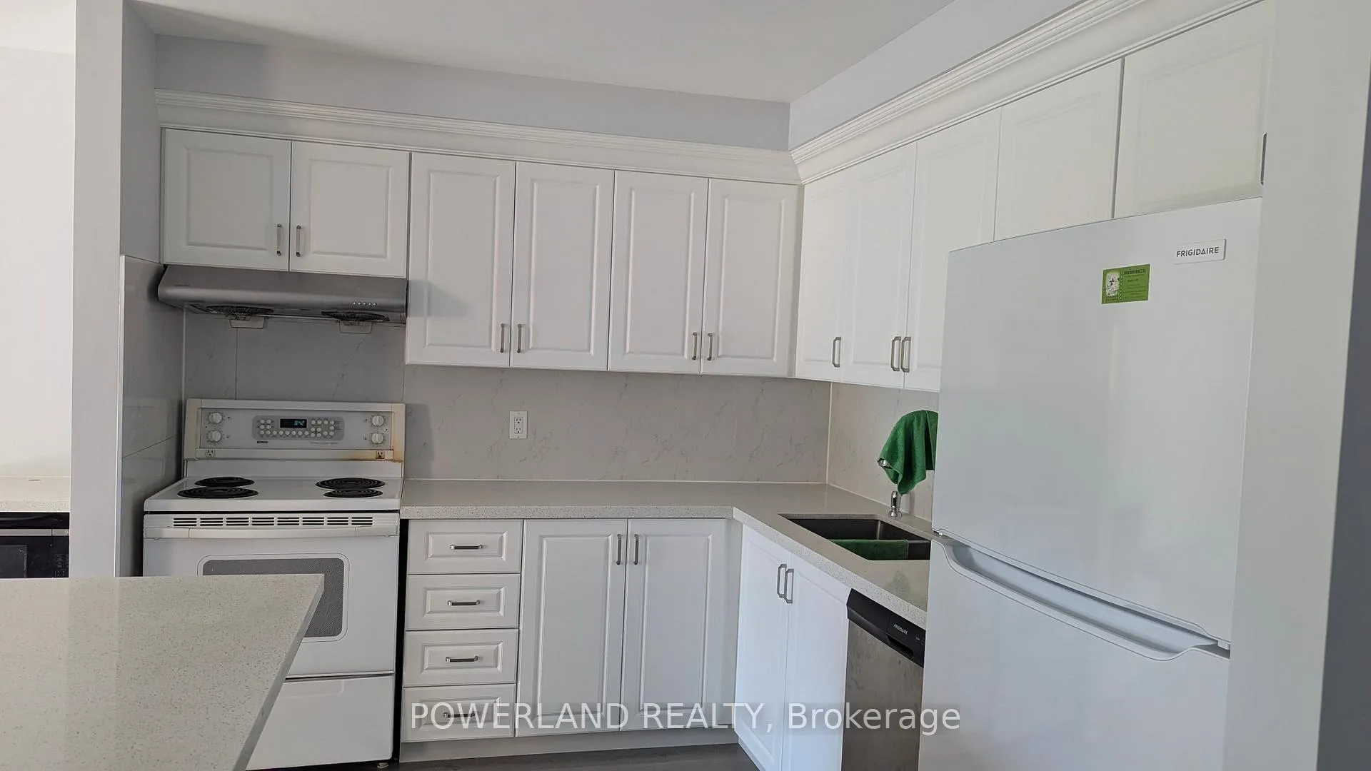 Photo 3 of 134 Dunbar Crescent, Markham, Milliken Mills East — HOMEH