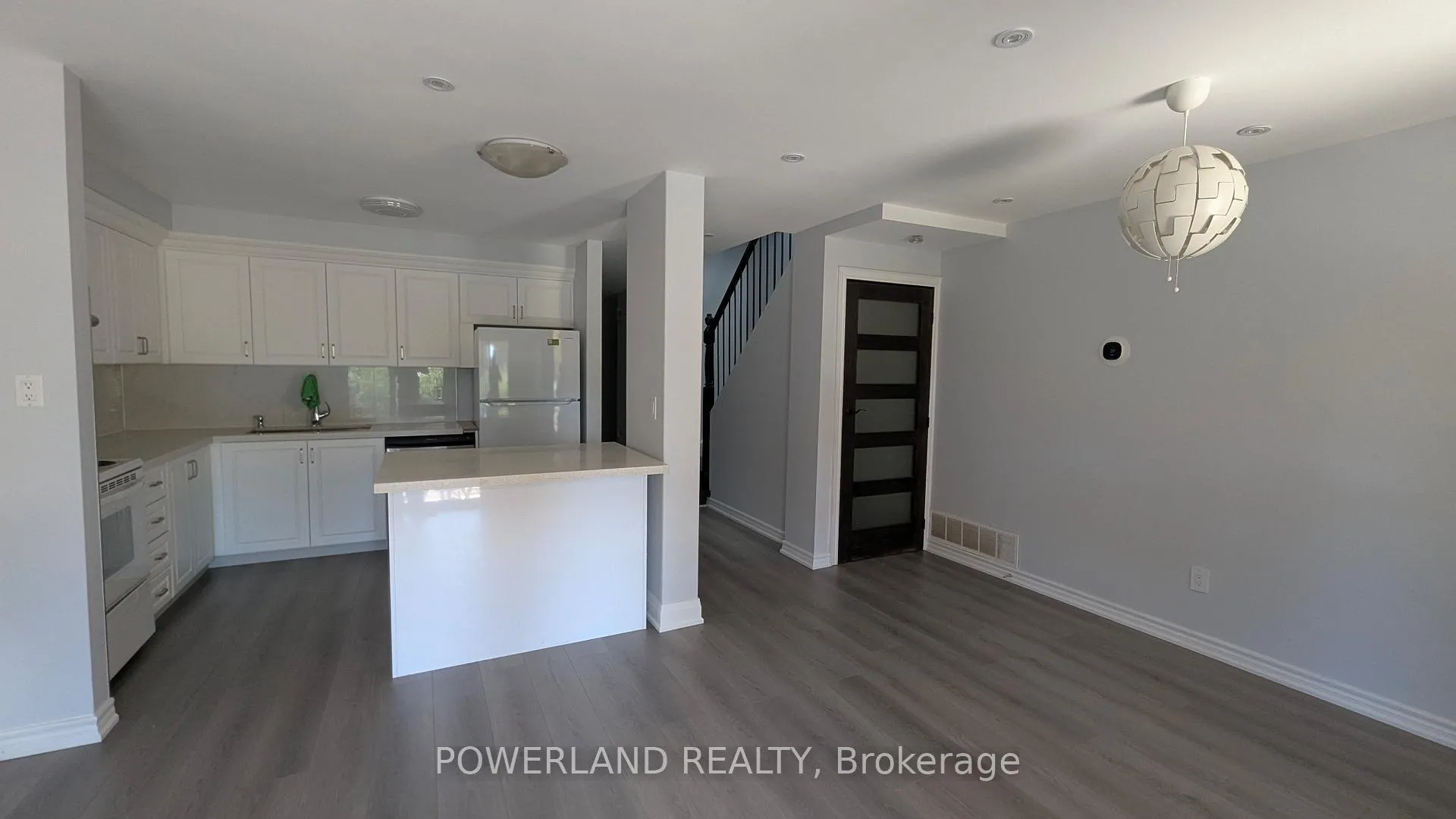 Photo 4 of 134 Dunbar Crescent, Markham, Milliken Mills East — HOMEH