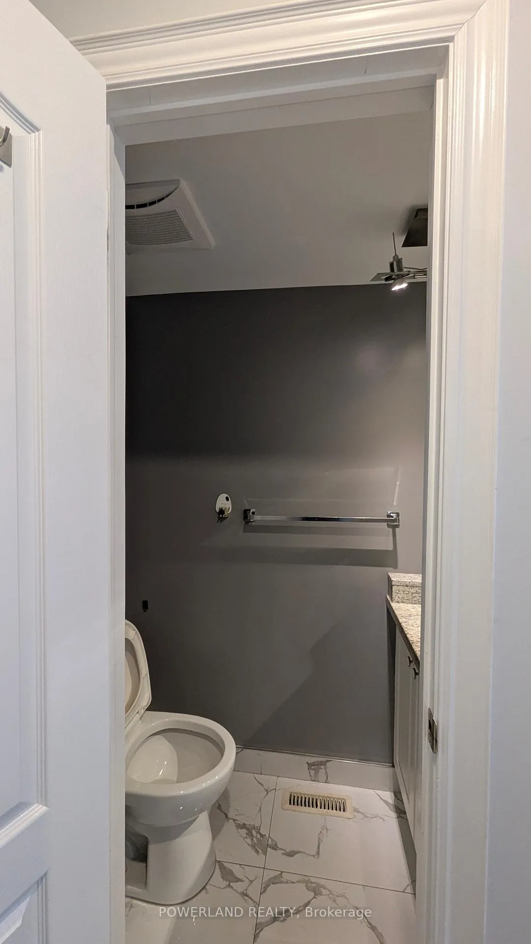 Photo 5 of 134 Dunbar Crescent, Markham, Milliken Mills East — HOMEH