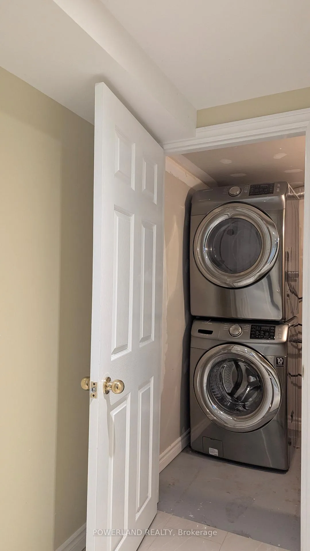 Photo 22 of 134 Dunbar Crescent, Markham, Milliken Mills East — HOMEH