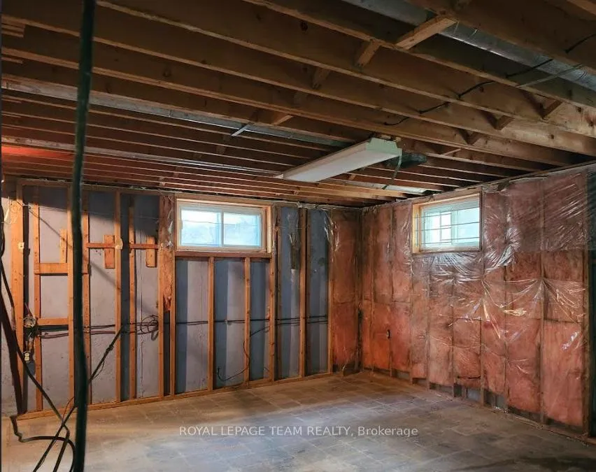 Photo 6 of 1120 Cline Crescent, Ottawa, Bel Air Heights — HOMEH