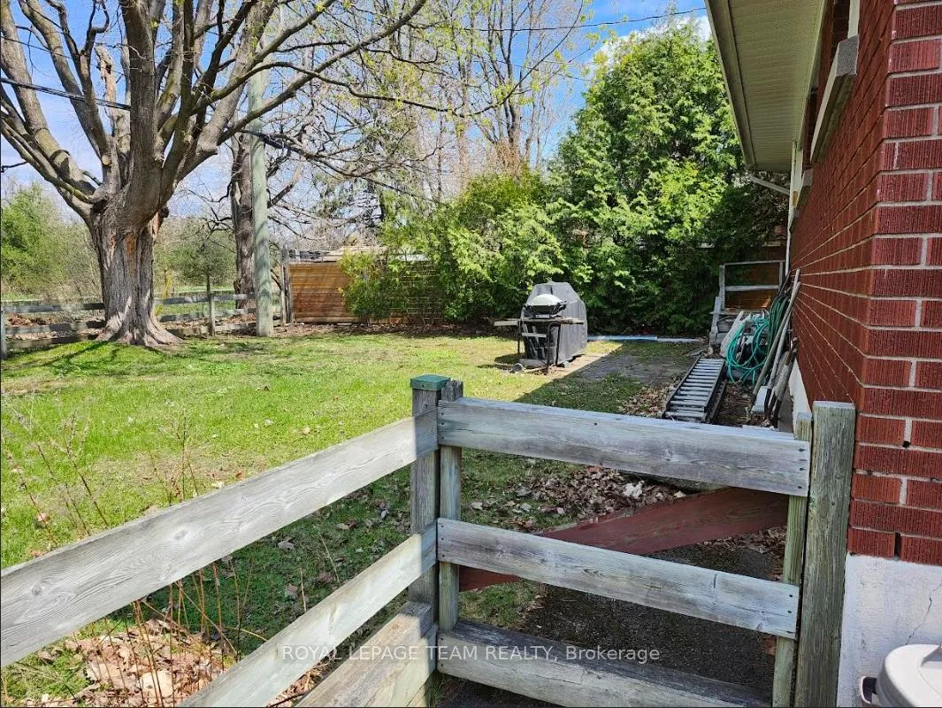 Photo 8 of 1120 Cline Crescent, Ottawa, Bel Air Heights — HOMEH