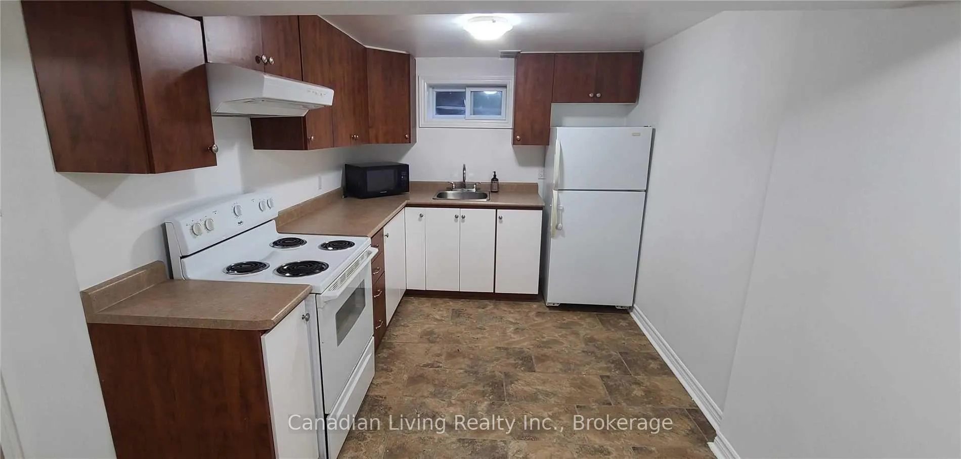 Front of Unit (Bsmnt), 108 Willow Lane